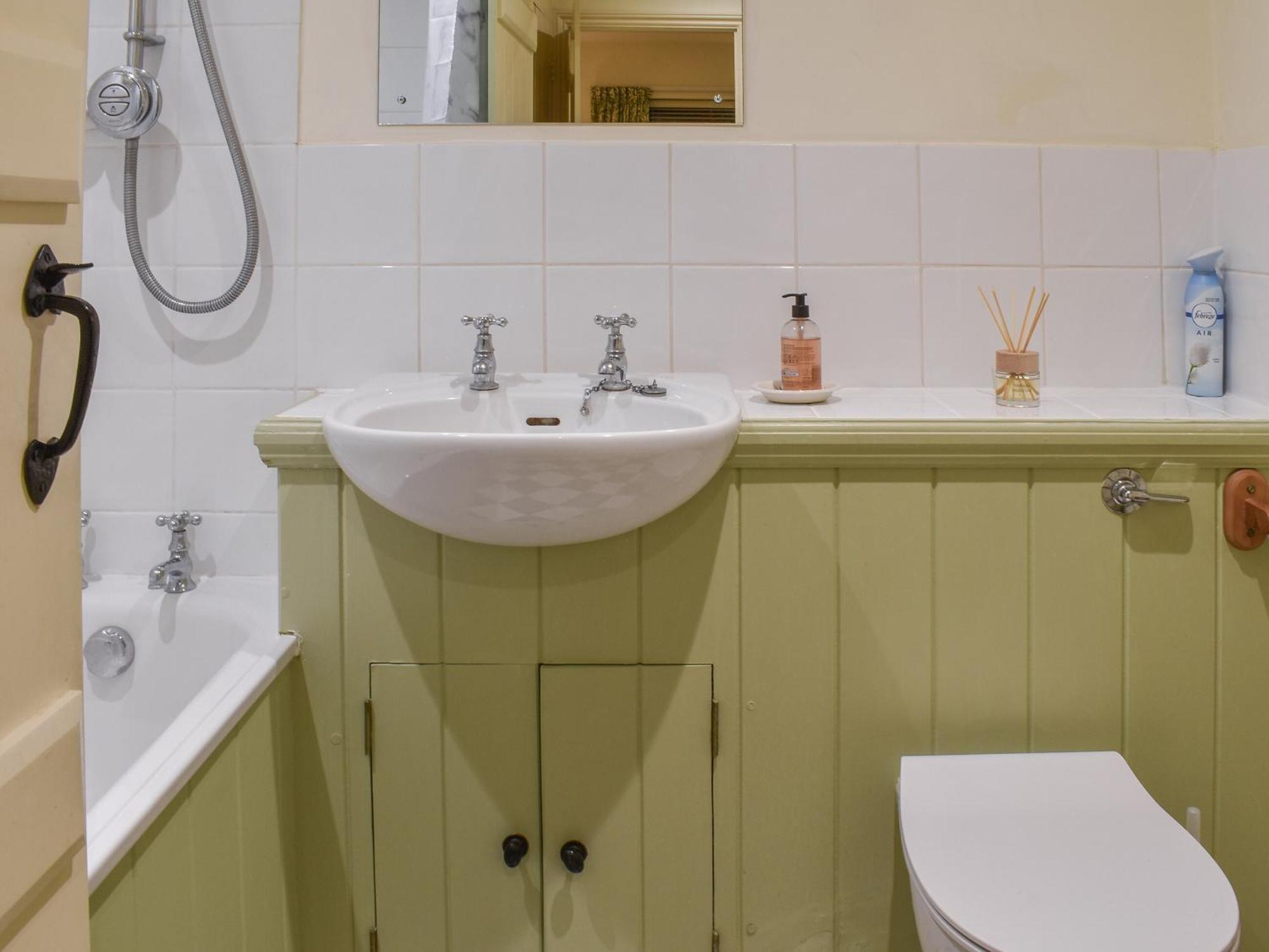 Honeysuckle Cottage North Mundham Bagian luar foto