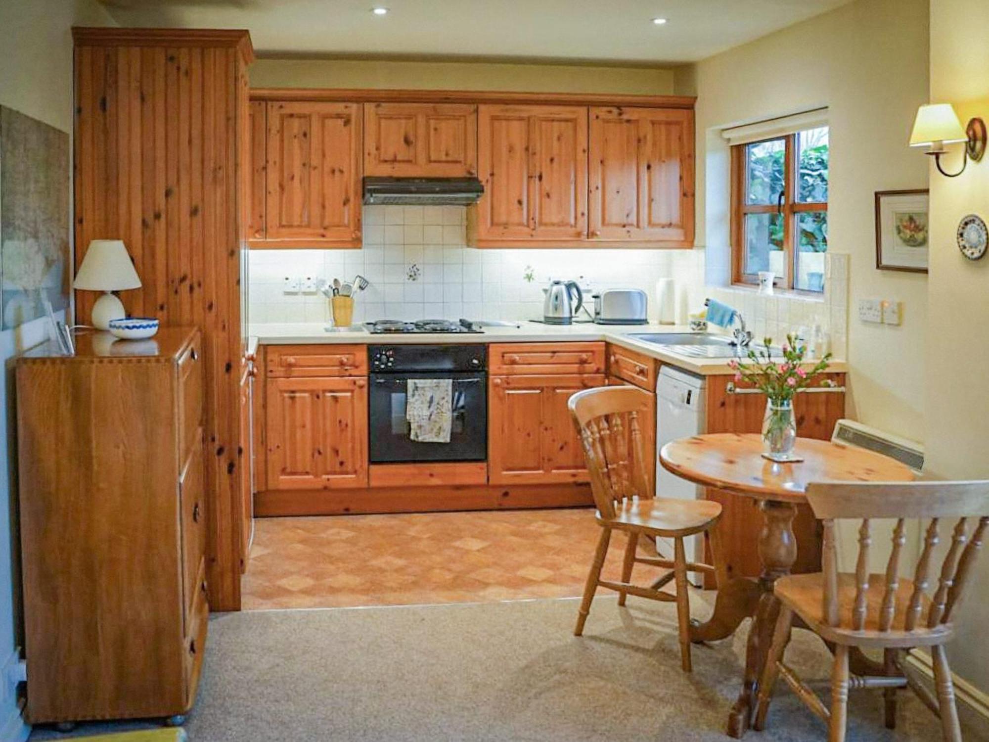 Honeysuckle Cottage North Mundham Bagian luar foto